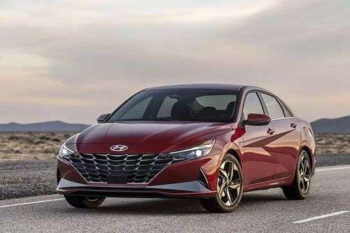 Maruti Elantra 2022 Left Side Front View Maruti Elantra 2022 Left Side Front View