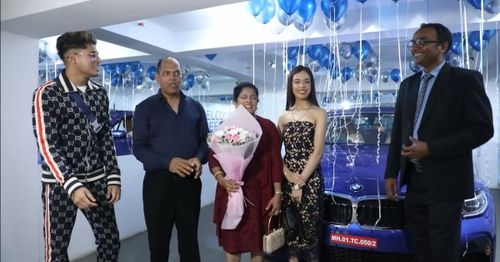 2024 जोनाथन कार कलेक्शन और उनकी कुल संपत्ति 2024 जोनाथन कार कलेक्शन और उनकी कुल संपत्ति