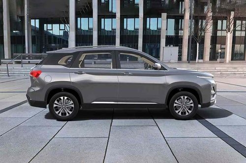 MG Hector Plus Right Side View