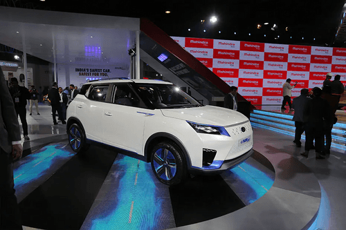 Mahindra XUV300 Electric Right Side View Mahindra XUV300 Electric Right Side View