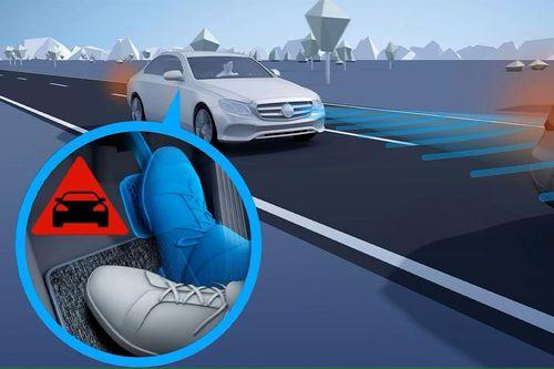 Active Break Assist can help you to avoid rear-end collisions.