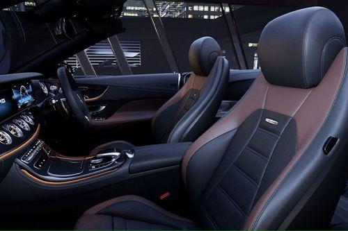 AMG seats in integral seat look.