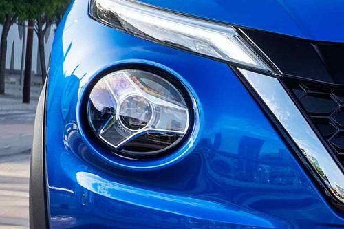 Nissan Juke Headlight