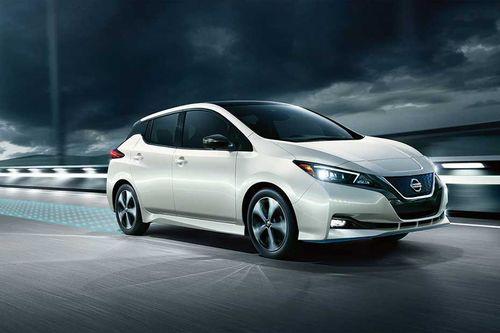 Nissan Leaf Right Side Front View