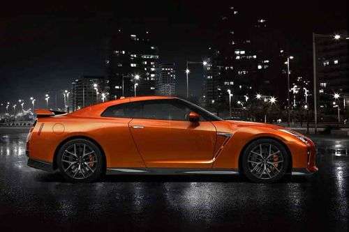 Nissan GT-R Right View Nissan GT-R Right View