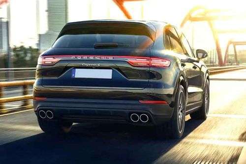 Porsche Cayenne Rear View Porsche Cayenne Rear View