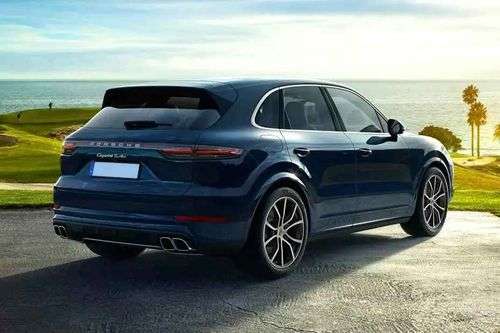Porsche Cayenne Right Side Rear View Porsche Cayenne Right Side Rear View