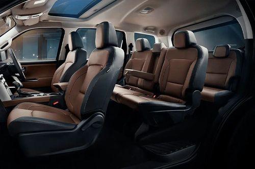 The rich coffee black upholstered seats are synonymous to the kind of sophistication.