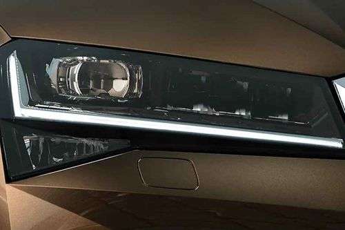 Skoda Superb Headlight Skoda Superb Headlight