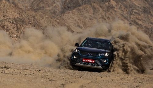Tata Nexon Becomes first EV to reach Umling La Pass, Entry into India Book of Records Tata Nexon Becomes first EV to reach Umling La Pass, Entry into India Book of Records