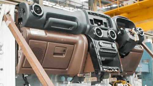 Mahindra Thar 5-डोर ड्यूल टोन डैशबोर्ड की फोटो आई नज़र, बड़ी टच स्क्रीन मिलती है Mahindra Thar 5-डोर ड्यूल टोन डैशबोर्ड की फोटो आई नज़र, बड़ी टच स्क्रीन मिलती है