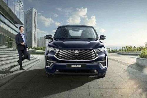 Toyota Innova Hycross Front View Toyota Innova Hycross Front View