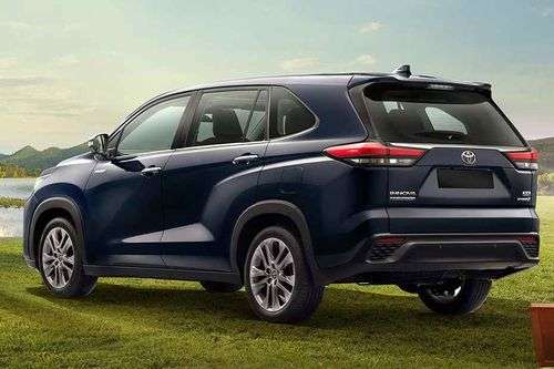 Toyota Innova Hycross Left Side Rear View Toyota Innova Hycross Left Side Rear View