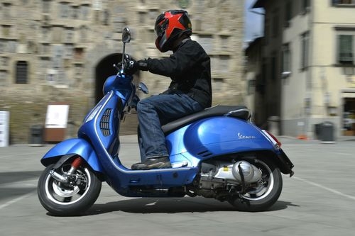 Vespa unveiled the 2023 Vespa GTS, Available in 4 variants 
