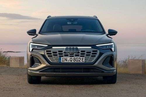 Audi Q8 e-tron Front View Audi Q8 e-tron Front View