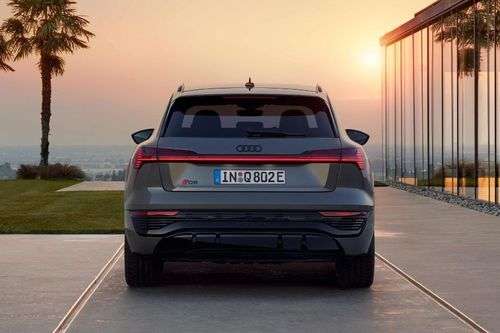 Audi Q8 e-tron Rear View Audi Q8 e-tron Rear View