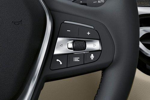 BMW i4 configuration selector knob