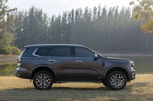 Ford Endeavour Right Side View Ford Endeavour Right Side View