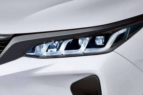 Fortuner Legender Headlight Fortuner Legender Headlight