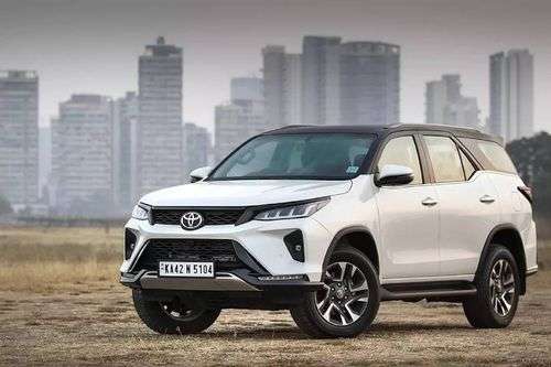 Fortuner Legender Left Side Front View Fortuner Legender Left Side Front View