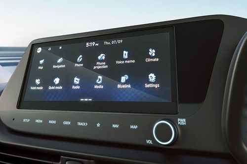 Hyundai i20 Facelift Infotainment System