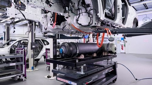 BMW iX5: 2025 तक तैयार हो जाएगी BMW की हाइड्रोजन से चलने वाली SUV