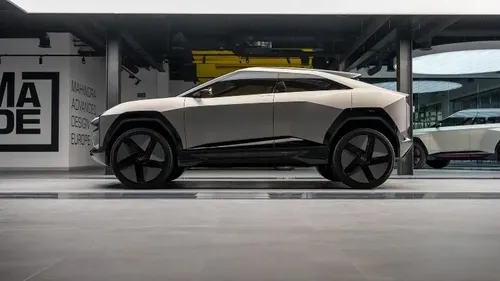 All-new Mahindra XUV500 teaser released All-new Mahindra XUV500 teaser released