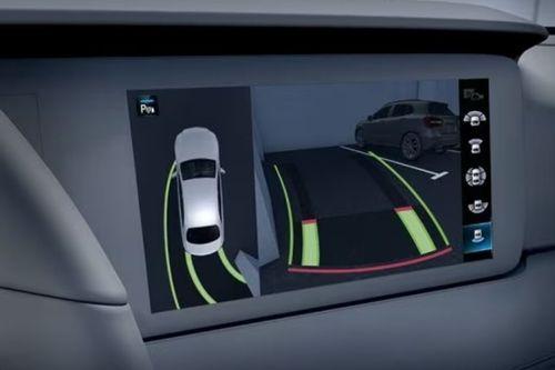 Active Parking Assist with 360° Camera Detects Parking Spaces And Marked Car Parks As You Drive Past