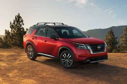 Nissan Pathfinder Right Side Front View Nissan Pathfinder Right Side Front View