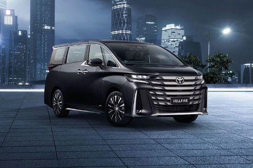Toyota Vellfire Right Side Front View