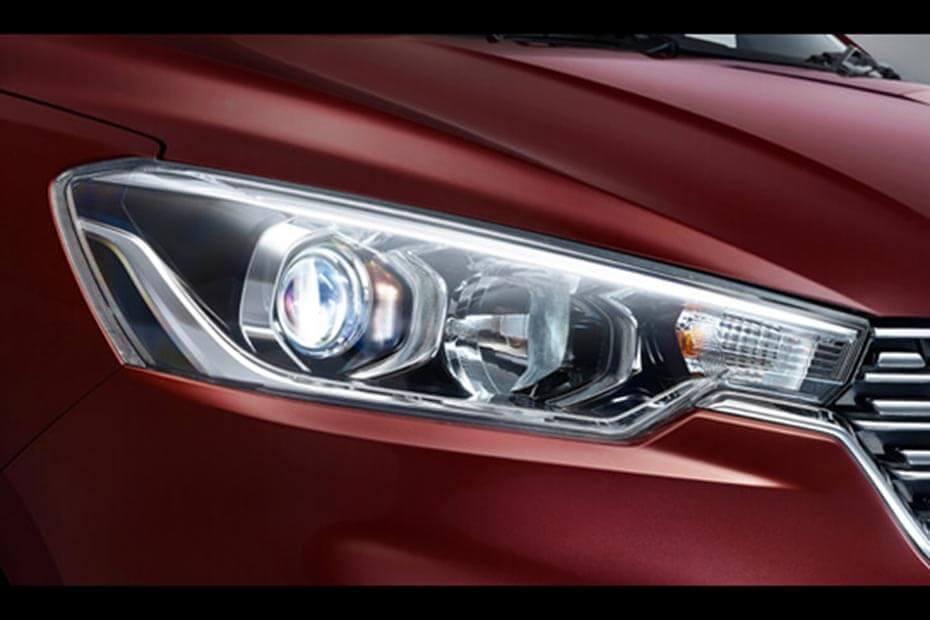 Maruti Ertiga headlight Maruti Ertiga headlight