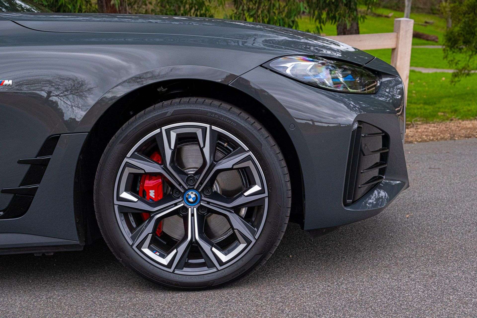 BMW-i4-eDrive40-12.jpg