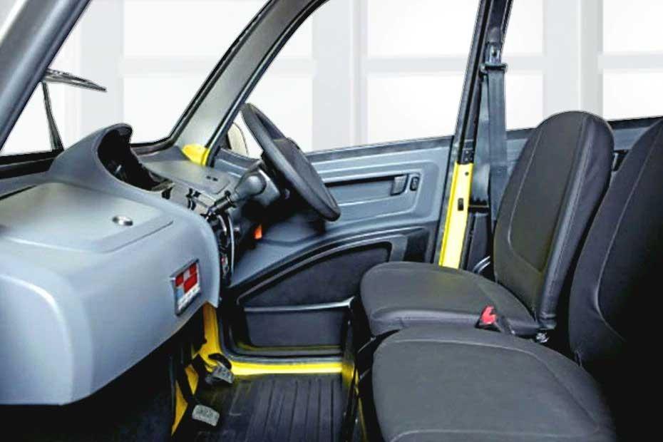 Bajaj Qute RE60 interior Bajaj Qute RE60 interior