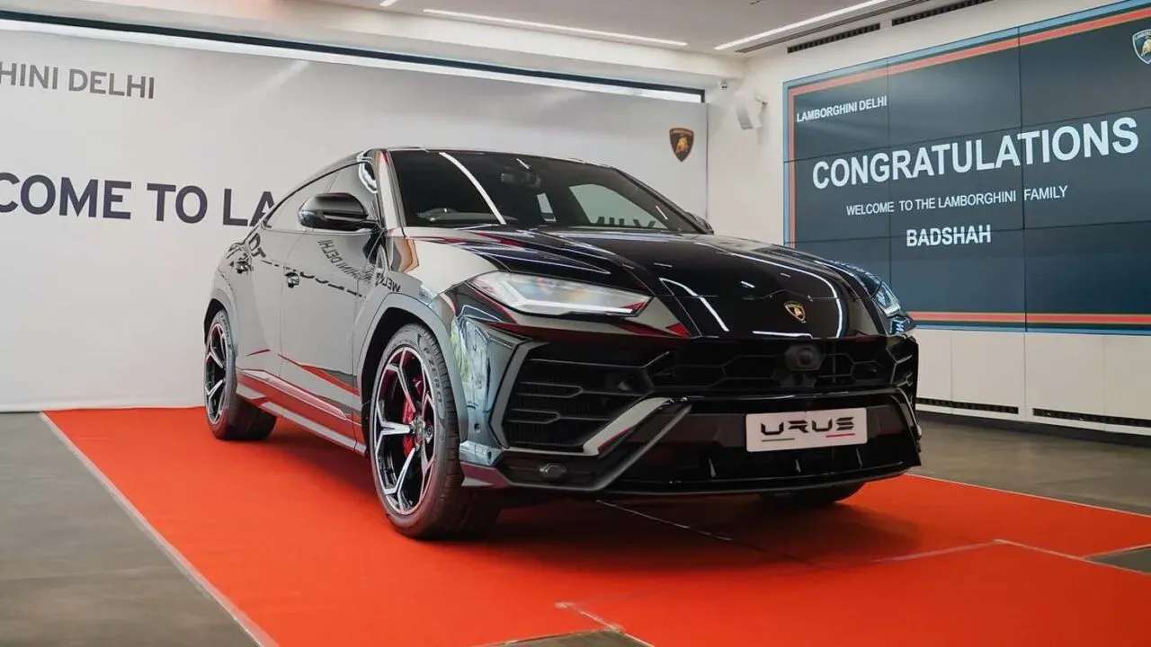 Black Lamborghini Urus Badshah car