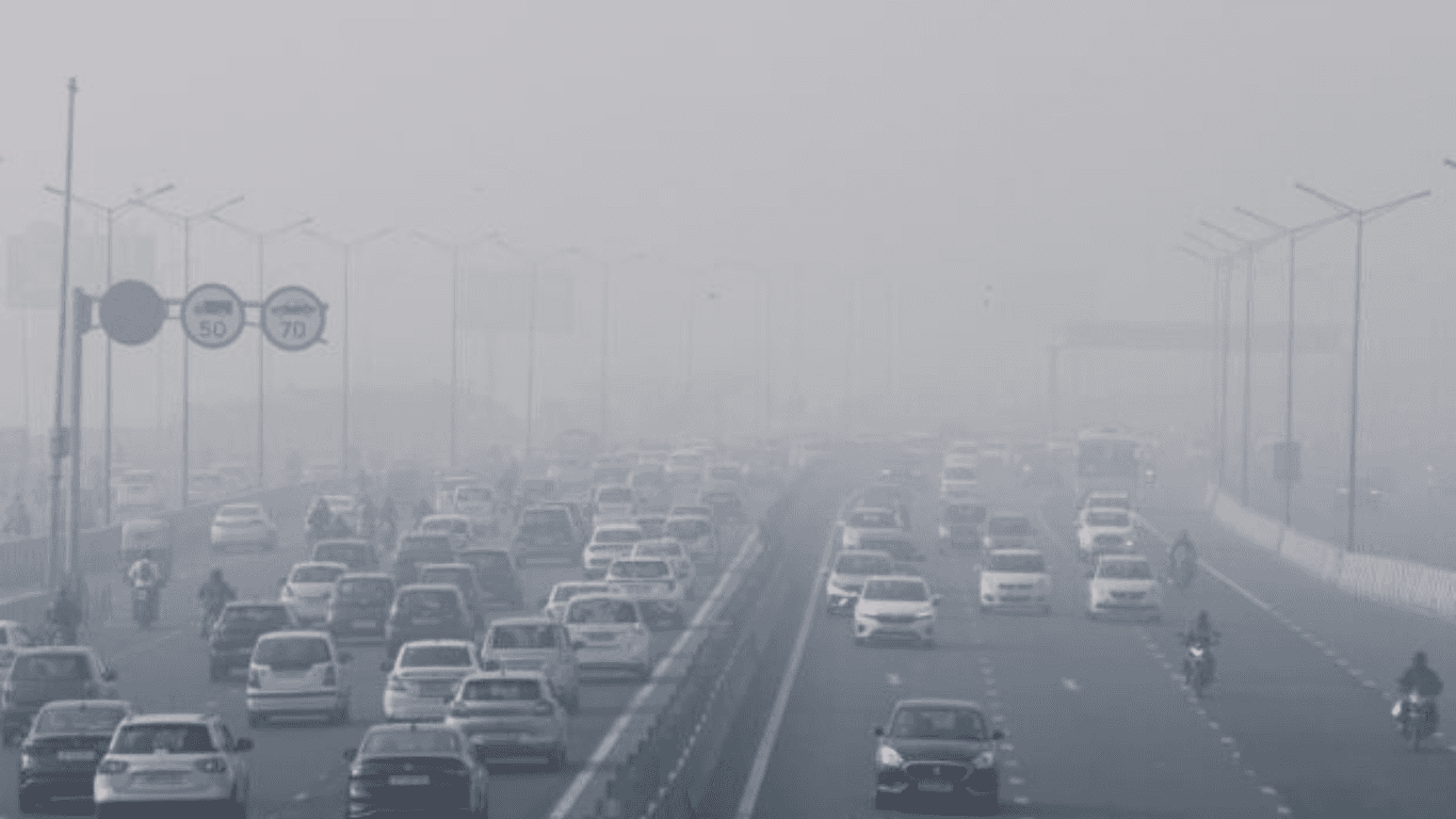 Fog Halts Delhi Traffic: Drive Safely with These Tips