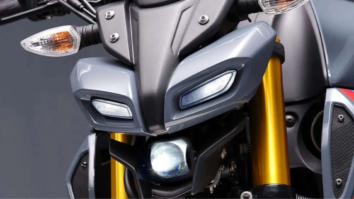 Features of projector headlights for bikes