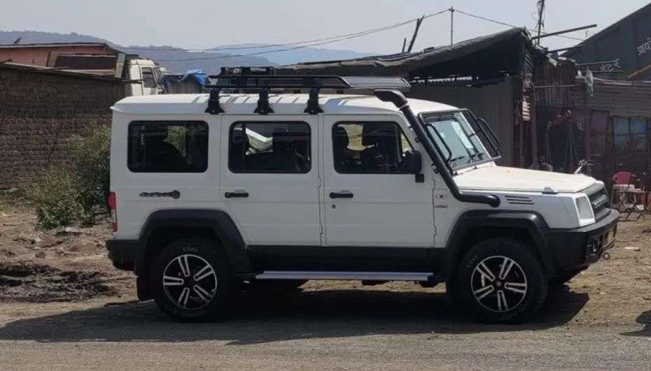 Force five door Gurkha