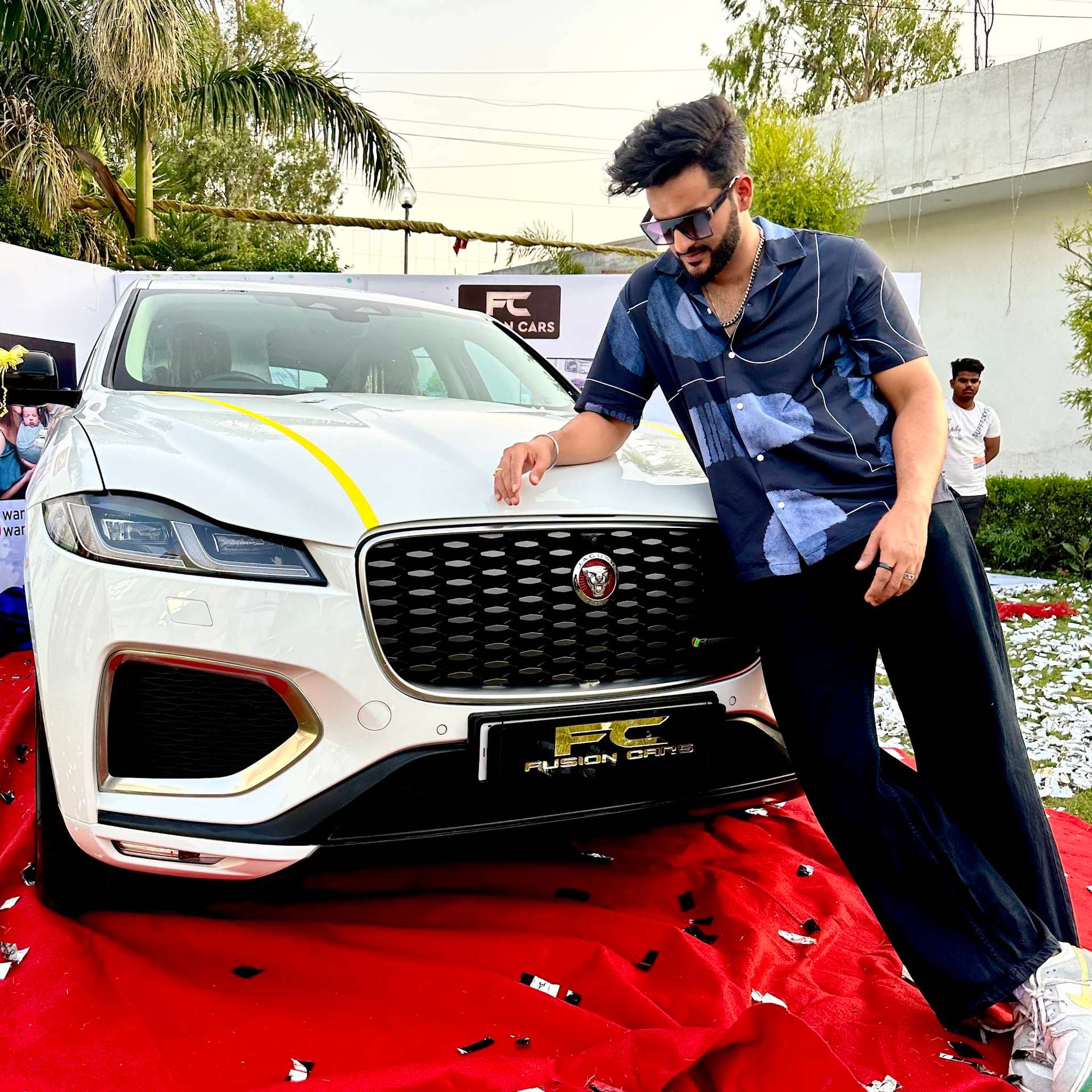 Fukra insaan Jaguar F-Pace