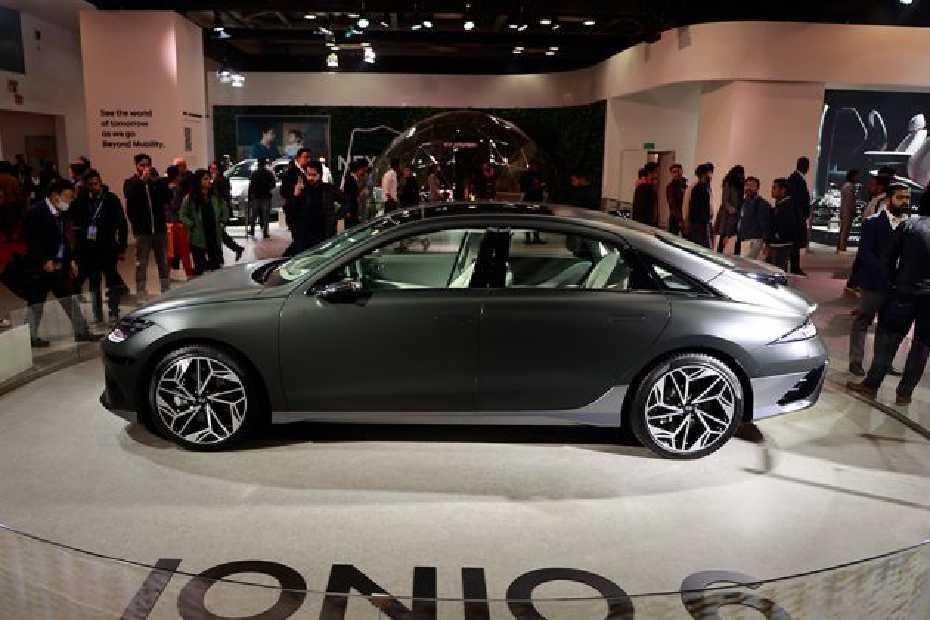 Hyundai Ioniq 6 Left Side View Hyundai Ioniq 6 Left Side View