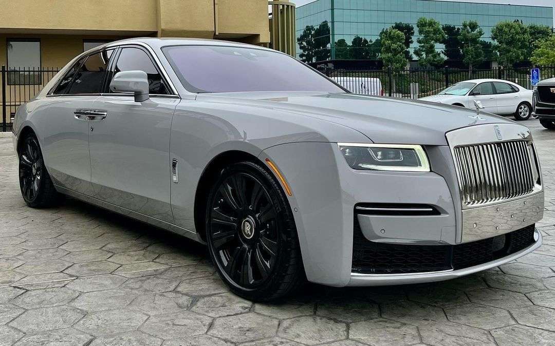 Kim Kirdashian Rolls Royce Ghost