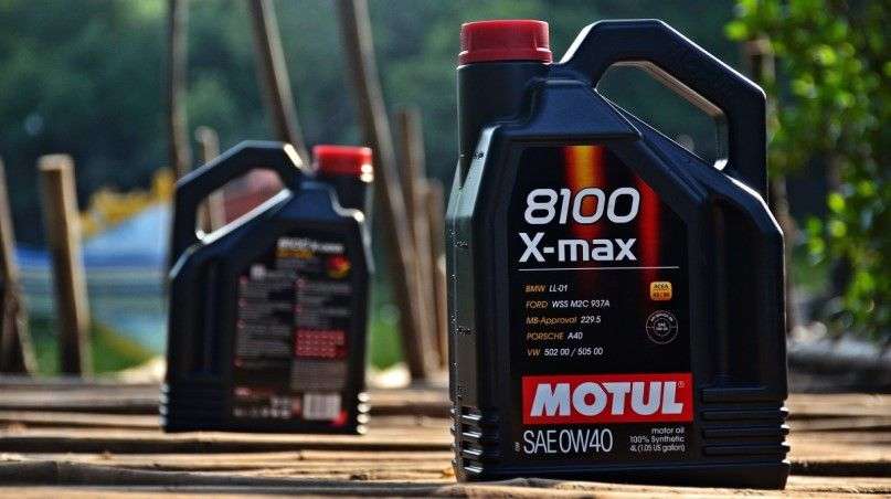 Motul 8100 Xmax 0W-40 Synthetic Technology Car Engine Oil