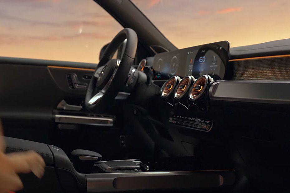 Mercedes-Benz EQB Dashboard Side View Mercedes-Benz EQB Dashboard Side View