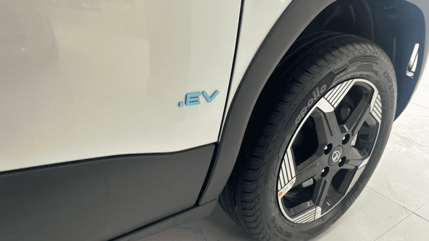 Tata Punch EV comes with Apollo Amperion 195/60 R16 Tyres