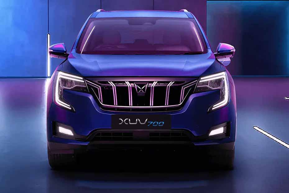 Mahindra XUV700 Front View Mahindra XUV700 Front View