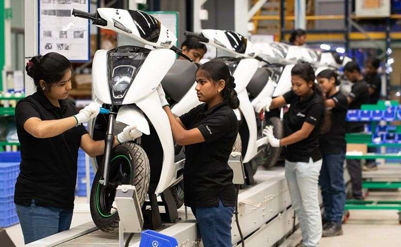 ather-energy-hosur-plant-workers-cb360.jpeg