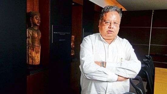 big-bull-investor-stock-trader-Rakesh-Jhunjhunwala-owner-Akasa-Air-carbike360-news.jpeg
