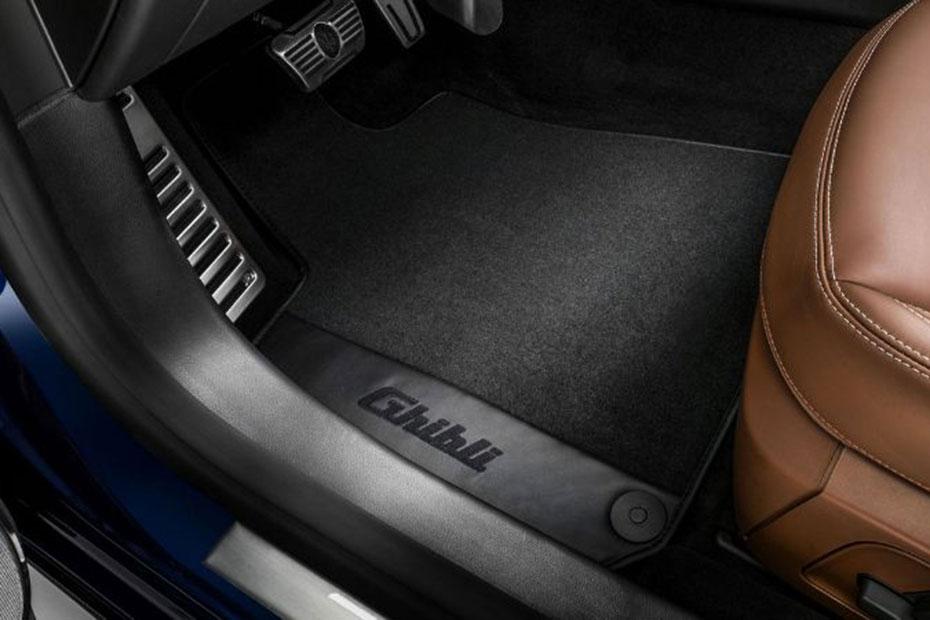Maserati Ghibli interior Maserati Ghibli interior