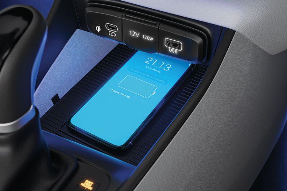 Hyundai i20 Facelift Wireless Charging Point Hyundai i20 Facelift Wireless Charging Point