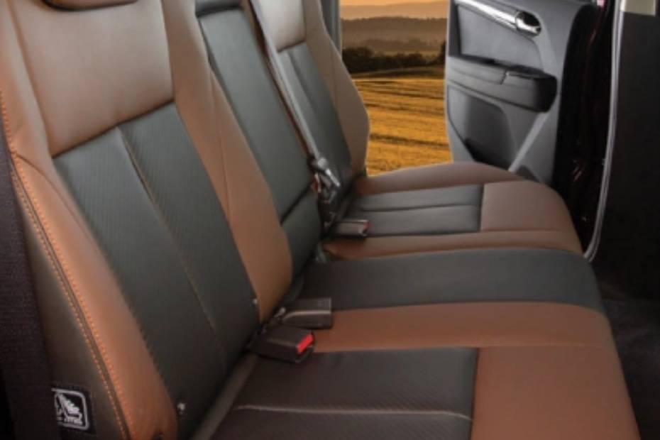 Isuzu V-Cross Rear Seat Isuzu V-Cross Rear Seat