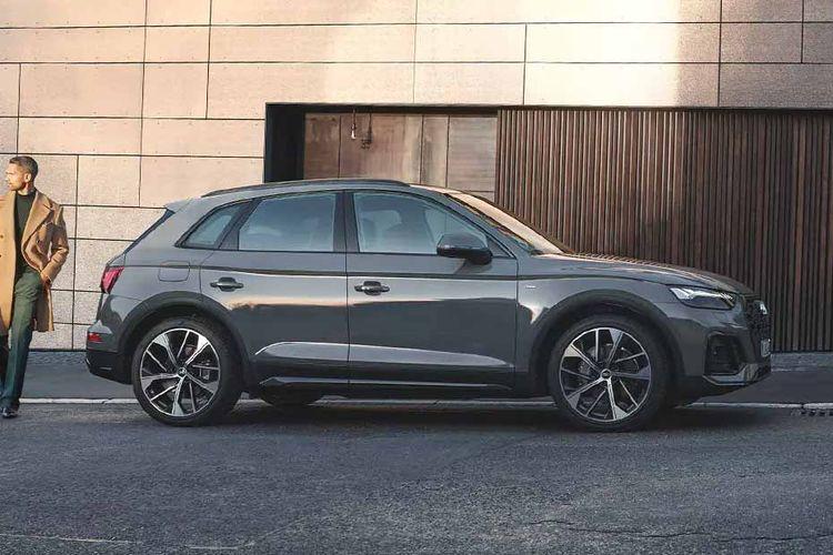 Audi-Q5 Right Side View Audi-Q5 Right Side View